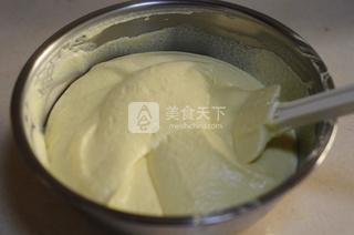 <a href=/shicai/mimian/DanNaiYou/index.html target=_blank><u>淡<a href=/shicai/mimian/NaiYou/index.html target=_blank><u>奶油</u></a></u></a>小蛋糕