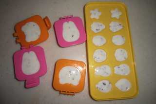 <a href=/shicai/guopin/ManYueMei/index.html target=_blank><u>蔓越莓</u></a><a href=/shicai/mimian/SuanNai/index.html target=_blank><u>酸奶</u></a>冰棒