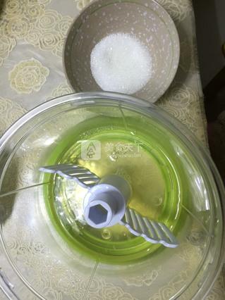 土<a href=/shicai/rouqin/JiDan/index.html target=_blank><u>鸡蛋</u></a>的<a href=zt/qifengdg target=_blank><u>戚风蛋糕</u></a>