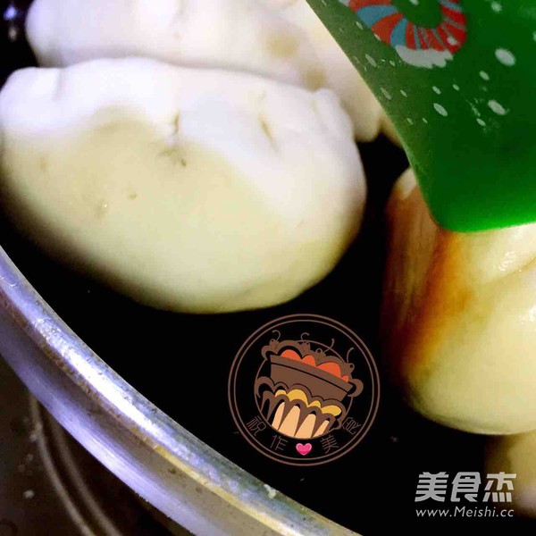 快手锅贴(生煎)的做法