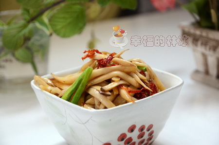 (2)干煸<a href=/shicai/shucai/XingBaoGu/index.html target=_blank><u><a href=/shicai/guopin/Xing/index.html target=_blank><u>杏</u></a>鲍菇</u></a>