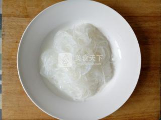 凉拌<a href=/shicai/shucai/BoCai/index.html target=_blank><u>菠菜</u></a>