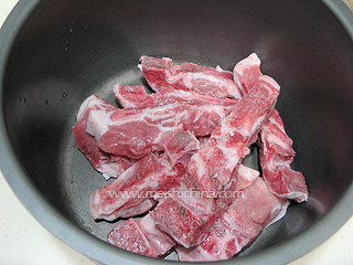 腔排<a href=/shicai/shucai/LianOu/index.html target=_blank><u>莲<a href=/shicai/shucai/Ou/index.html target=_blank><u>藕</u></a></u></a>养生汤