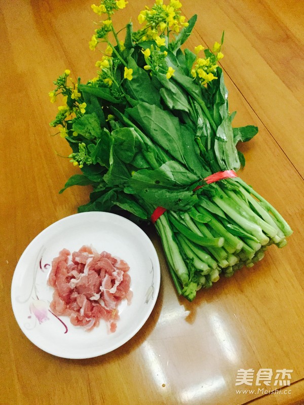 瘦肉炒<a href=/shicai/shucai/CaiXin/index.html target=_blank><u>菜心</u></a>的做法