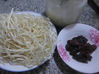 <a href=/shicai/guopin/GuiYuan/index.html target=_blank><u>桂圆</u></a>汤面