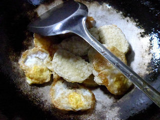 <a href=/shicai/shucai/JiuCai/index.html target=_blank><u>韭菜</u></a><a href=/shicai/rouqin/AnChun/index.html target=_blank><u>鹌鹑</u></a>蛋小素鸡