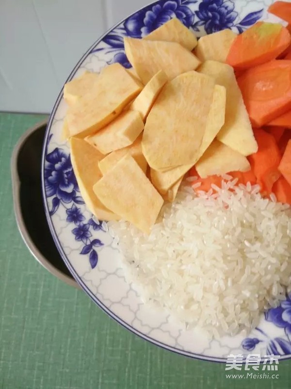 <a href=/shicai/shucai/HongShu/index.html target=_blank><u>红薯</u></a><a href=/shicai/shucai/HuLuoBo/index.html target=_blank><u>胡<a href=/shicai/shucai/LuoBo/index.html target=_blank><u>萝卜</u></a></u></a>米糊的做法