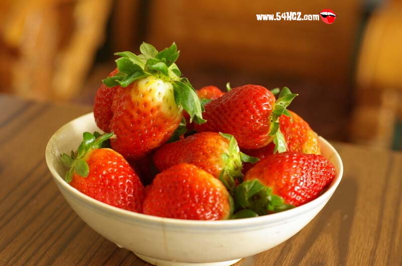 孕妇可以吃<a href=/shicai/guopin/CaoMei/index.html target=_blank><u>草莓</u></a>吗3