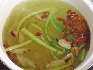 <a href=/shicai/shucai/NiuPang/index.html target=_blank><u>牛蒡</u></a><a href=/shicai/guopin/GouQi/index.html target=_blank><u>枸杞</u></a>茶