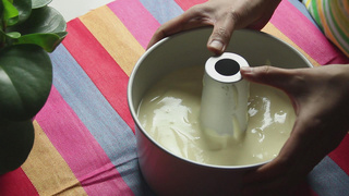 <a href=/shicai/mimian/NiuNai/index.html target=_blank><u>牛奶</u></a><a href=zt/qifengdg target=_blank><u>戚风蛋糕</u></a>