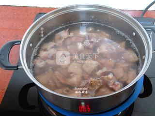 <a href=/shicai/mimian/HeiDou/index.html target=_blank><u>黑豆</u></a><a href=/shicai/shucai/LianOu/index.html target=_blank><u>莲<a href=/shicai/shucai/Ou/index.html target=_blank><u>藕</u></a></u></a><a href=/shicai/rouqin/PaiGu/index.html target=_blank><u>排骨</u></a>汤