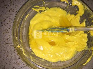 <a href=/shicai/guopin/MangGuo/index.html target=_blank><u>芒果</u></a>慕斯蛋糕