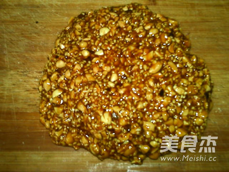 <a href=/shicai/guopin/HuaSheng/index.html target=_blank><u>花生</u></a>糖的做法