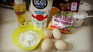 <a href=zt/qifengdg target=_blank><u>戚风蛋糕</u></a>的做法步骤：1