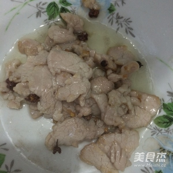 <a href=/shicai/shucai/LianOu/index.html target=_blank><u>莲<a href=/shicai/shucai/Ou/index.html target=_blank><u>藕</u></a></u></a>炒肉片的做法