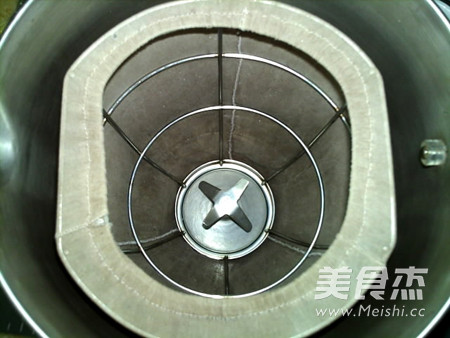 养胃<a href=/shicai/yaoshi/FuLing/index.html target=_blank><u>茯苓</u></a><a href=/shicai/guopin/HeiZhiMa/index.html target=_blank><u>黑<a href=/shicai/guopin/ZhiMa/index.html target=_blank><u>芝麻</u></a></u></a><a href=/shicai/shucai/ShanYao/index.html target=_blank><u>山药</u></a>糊的做法