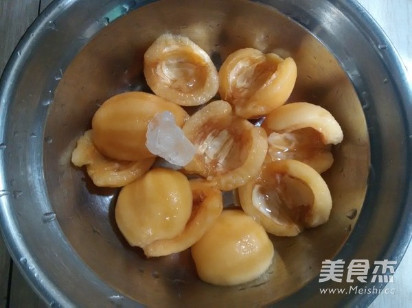 枇杷冰糖水的做法