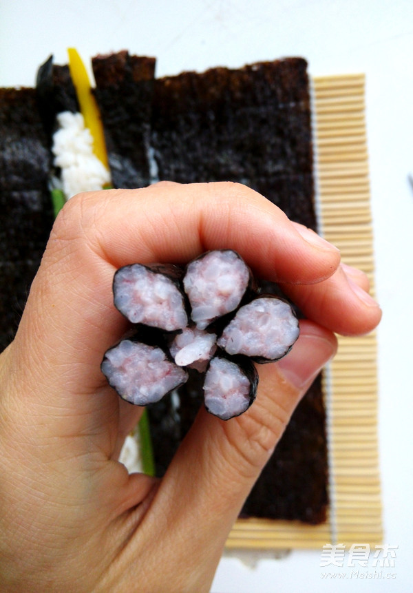 包头巾的小花猫寿司的做法