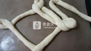 中国福<a href=/shicai/mimian/MianBao/index.html target=_blank><u>面包</u></a>