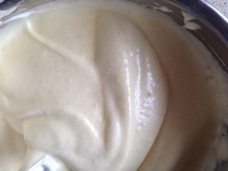 <a href=/shicai/guopin/XingRen/index.html target=_blank><u><a href=/shicai/guopin/Xing/index.html target=_blank><u>杏</u></a>仁</u></a><a href=/shicai/diaoweipin/FengMi/index.html target=_blank><u>蜂蜜</u></a><a href=zt/qifengdg target=_blank><u>戚风蛋糕</u></a>