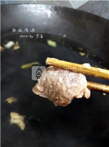 <a href=/shicai/shucai/SiGua/index.html target=_blank><u>丝瓜</u></a>肉汤