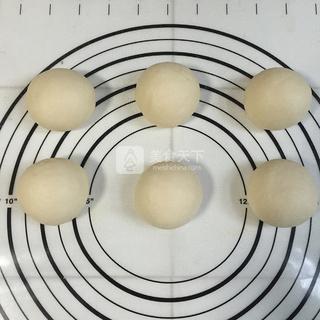 香葱<a href=/shicai/mimian/ZhiShi/index.html target=_blank><u>芝士</u></a>包