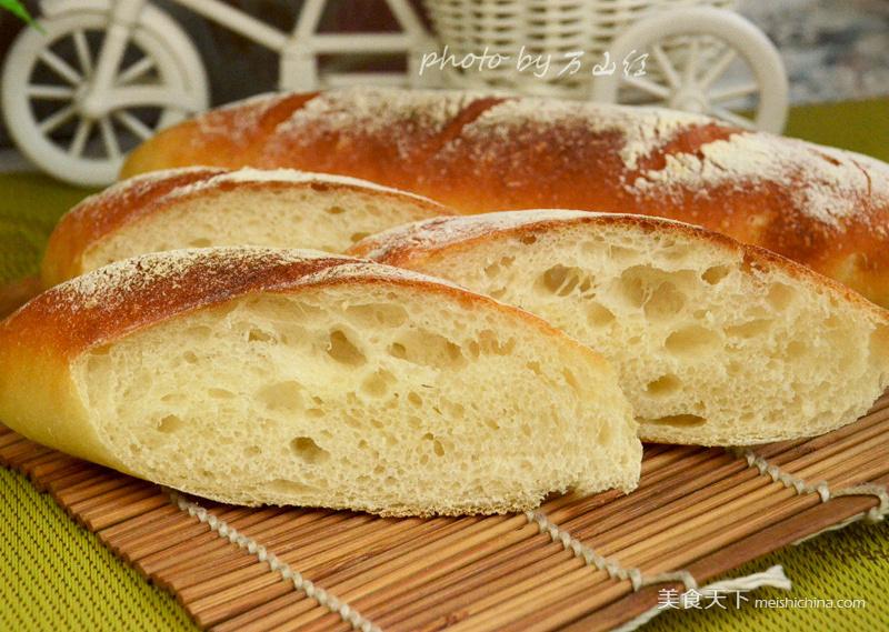 法式<a href=/shicai/mimian/MianBao/index.html target=_blank><u>面包</u></a>
