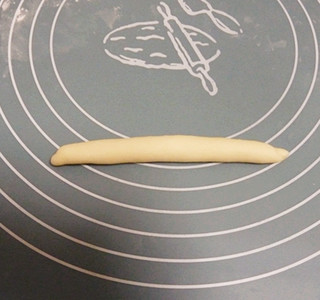 顽兔豆沙<a href=/shicai/mimian/MianBao/index.html target=_blank><u>面包</u></a>