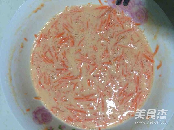 <a href=/shicai/shucai/HuLuoBo/index.html target=_blank><u>胡<a href=/shicai/shucai/LuoBo/index.html target=_blank><u>萝卜</u></a></u></a>丝饼的做法