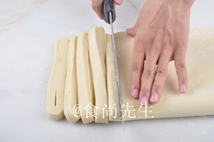 丹麦<a href=/shicai/mimian/TuSi/index.html target=_blank><u>吐司</u></a>步骤9