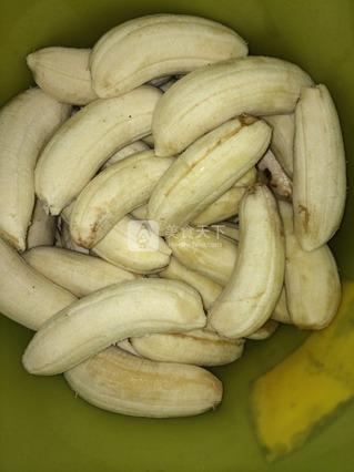 <a href=/shicai/guopin/XianJiao/index.html target=_blank><u>香蕉</u></a>酒