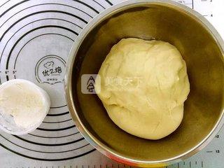 肠仔<a href=/shicai/mimian/MianBao/index.html target=_blank><u>面包</u></a>