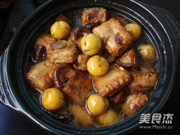 <a href=/shicai/shucai/XiangGu/index.html target=_blank><u>香菇</u></a><a href=/shicai/guopin/LiZi/index.html target=_blank><u>栗子</u></a>烧<a href=/shicai/rouqin/PaiGu/index.html target=_blank><u>排骨</u></a>的做法