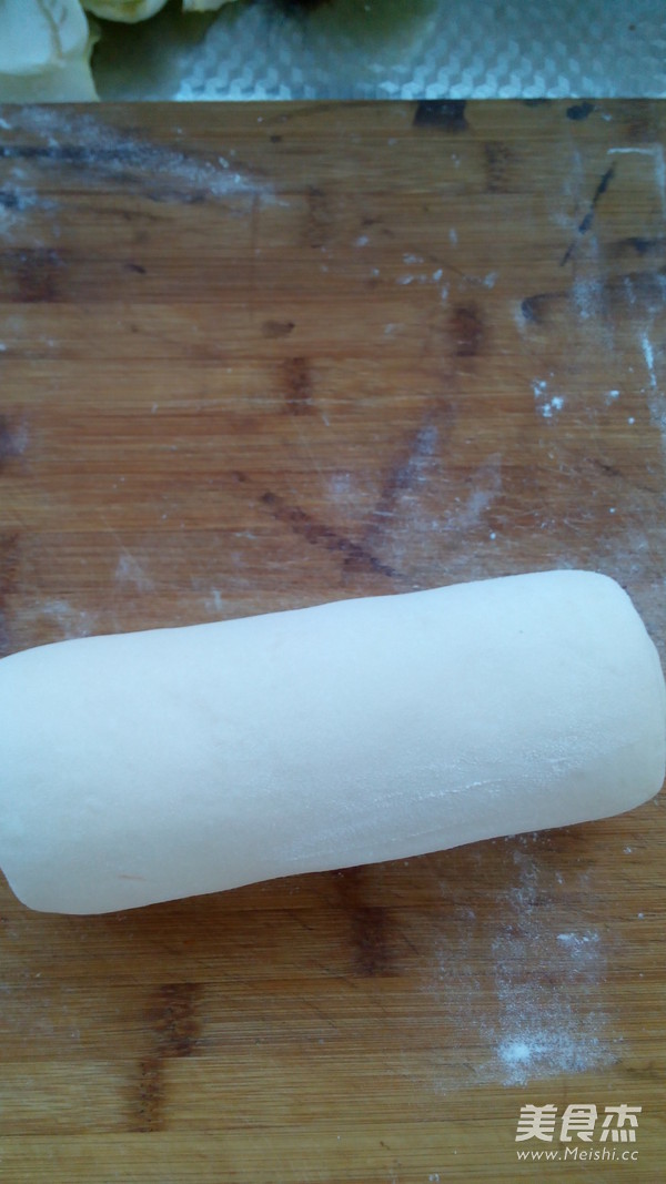 金丝<a href=/shicai/guopin/Zao/index.html target=_blank><u>枣</u></a>泥酥的做法