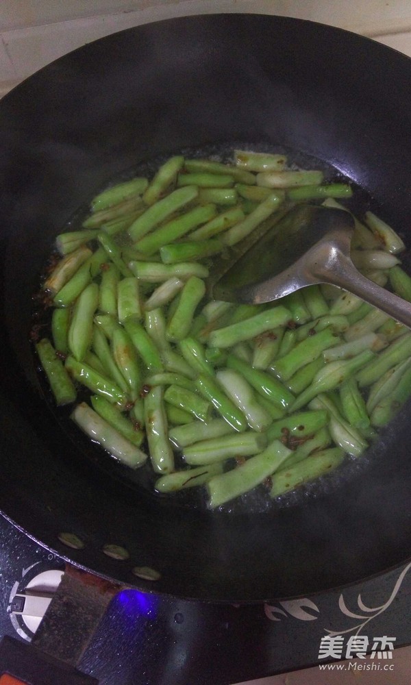 三部教你做妈妈牌<a href=/shicai/mimian/YunDou/index.html target=_blank><u>芸豆</u></a>！超好吃的做法