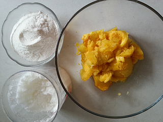 <a href=/shicai/shucai/NanGua/index.html target=_blank><u>南瓜</u></a><a href=/shicai/mimian/NuoMi/index.html target=_blank><u>糯米</u></a>饼