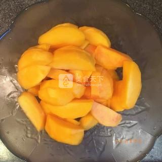 自制黄<a href=/shicai/guopin/Tao/index.html target=_blank><u>桃</u></a>罐头