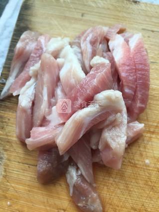 尖椒炒<a href=/shicai/shucai/QieZi/index.html target=_blank><u>茄子</u></a>