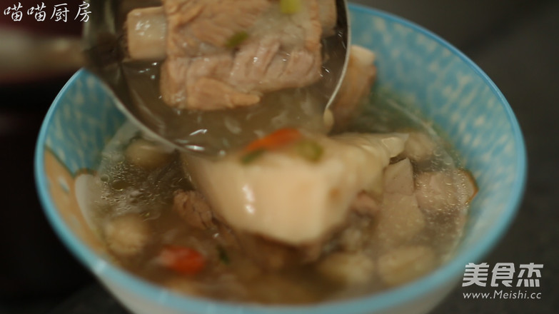 <a href=/shicai/shucai/LianOu/index.html target=_blank><u>莲<a href=/shicai/shucai/Ou/index.html target=_blank><u>藕</u></a></u></a><a href=/shicai/guopin/HuaSheng/index.html target=_blank><u>花生</u></a><a href=/shicai/rouqin/PaiGu/index.html target=_blank><u>排骨</u></a>汤的做法