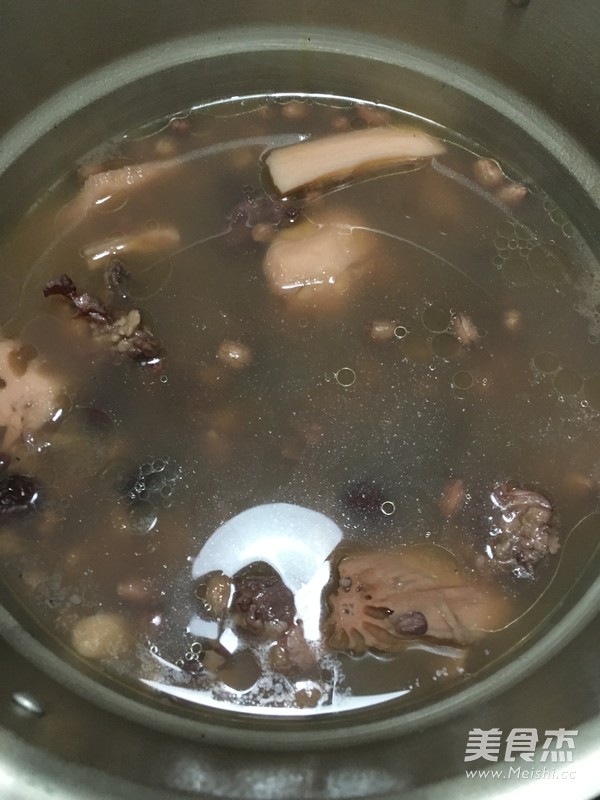 九旺源<a href=/shicai/shucai/LianOu/index.html target=_blank><u>莲<a href=/shicai/shucai/Ou/index.html target=_blank><u>藕</u></a></u></a><a href=/shicai/rouqin/PaiGu/index.html target=_blank><u>排骨</u></a>汤的做法