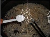 <a href=zt/lbjzg target=_blank><u>凉拌金针菇</u></a>的做法<!-- 图解4 -->