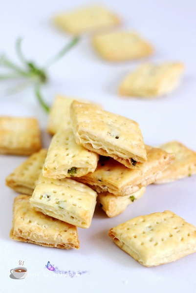 葱香酥脆饼干步骤