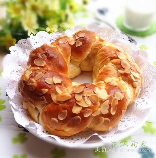 <a href=/shicai/mimian/NiuNai/index.html target=_blank><u>牛奶</u></a><a href=/shicai/guopin/XingRen/index.html target=_blank><u><a href=/shicai/guopin/Xing/index.html target=_blank><u>杏</u></a>仁</u></a>花环<a href=/shicai/mimian/MianBao/index.html target=_blank><u>面包</u></a>