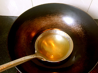 <a href=/shicai/shucai/XiHongShi/index.html target=_blank><u>西红柿</u></a>炒<a href=/shicai/rouqin/JiDan/index.html target=_blank><u>鸡蛋</u></a>