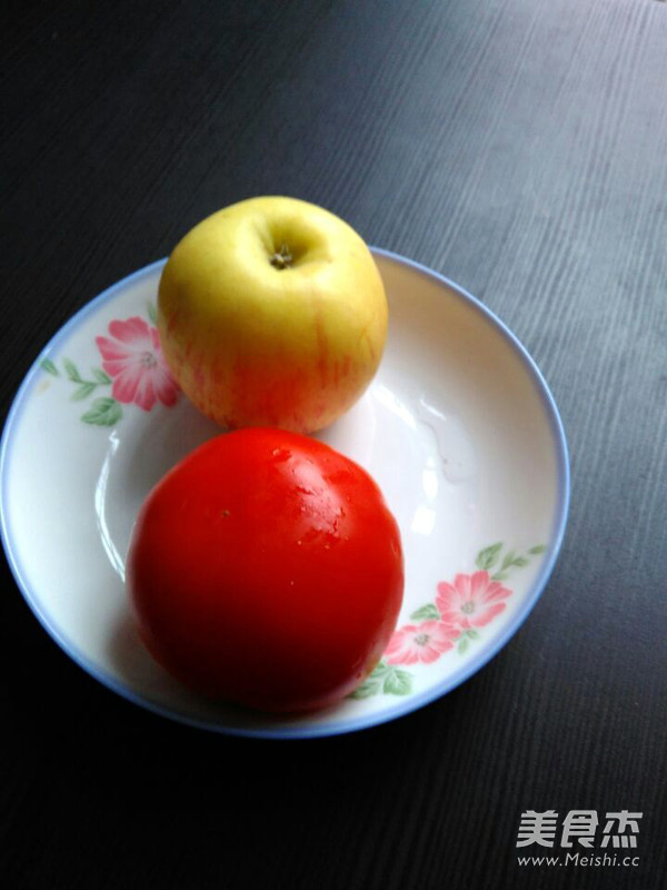 <a href=/shicai/guopin/PingGuo/index.html target=_blank><u>苹果</u></a><a href=/shicai/diaoweipin/FanQieZhi/index.html target=_blank><u>番茄汁</u></a>的做法
