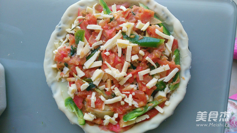 蔬菜<a href=/shicai/rouqin/XianRou/index.html target=_blank><u>咸肉</u></a>微辣披萨的做法
