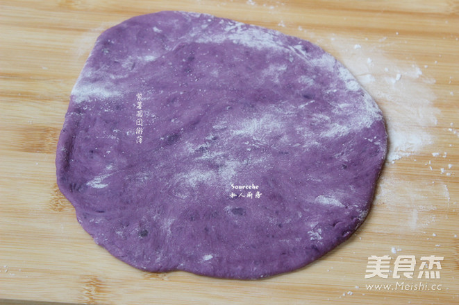 <a href=/shicai/shucai/ZiShu/index.html target=_blank><u>紫薯</u></a>馒头的做法