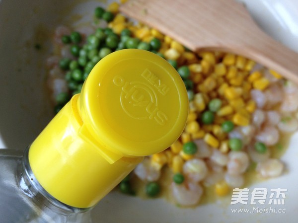 <a href=/shicai/mimian/YuMi/index.html target=_blank><u>玉米</u></a><a href=/shicai/shucai/WanDou/index.html target=_blank><u>豌豆</u></a>炒虾仁的做法