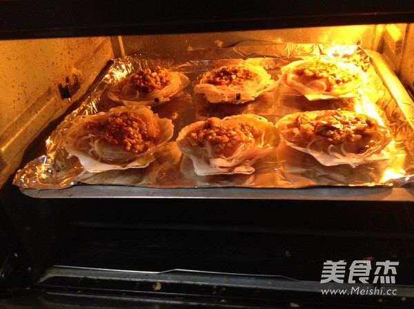 懒人厨房:蒜蓉<a href=/shicai/mimian/FenSi/index.html target=_blank><u>粉丝</u></a><a href=/shicai/shuichanpin/ShanBei/index.html target=_blank><u>扇贝</u></a>的做法