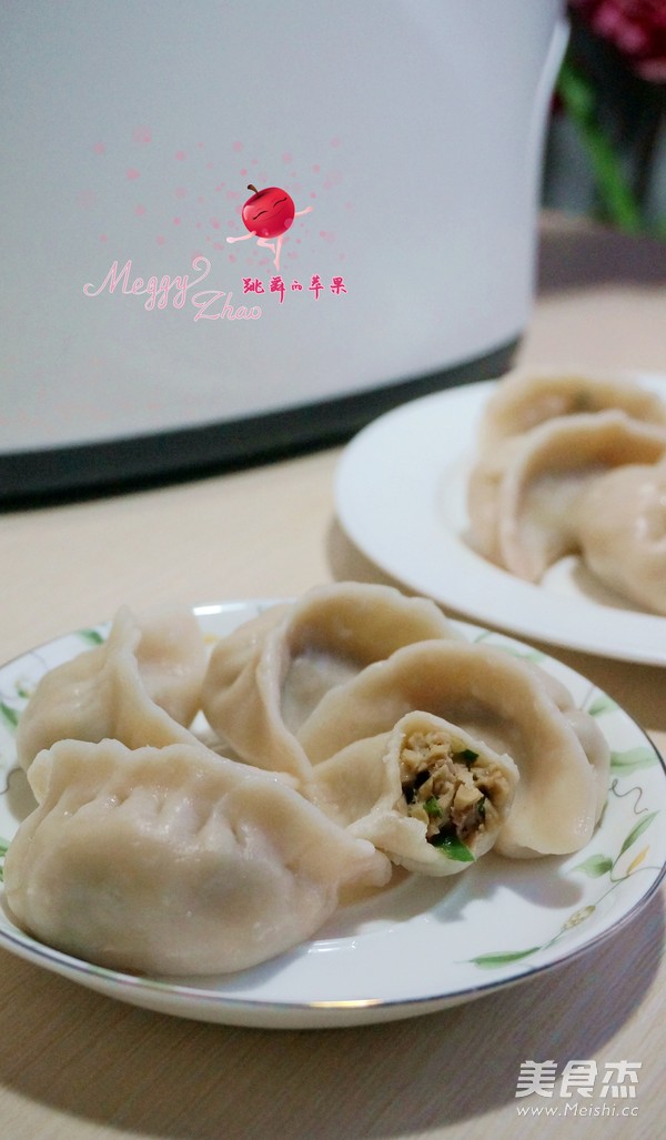 <a href=/shicai/rouqin/ZhuRou/index.html target=_blank><u>猪肉</u></a><a href=/shicai/shucai/XingBaoGu/index.html target=_blank><u><a href=/shicai/guopin/Xing/index.html target=_blank><u>杏</u></a>鲍菇</u></a>水饺的做法